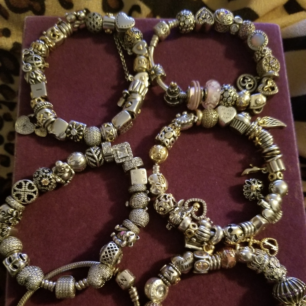 Charms charms 100% real pandora